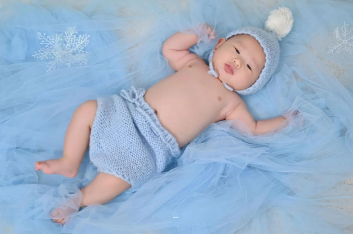 孟津摸孕妇肚子沾喜气